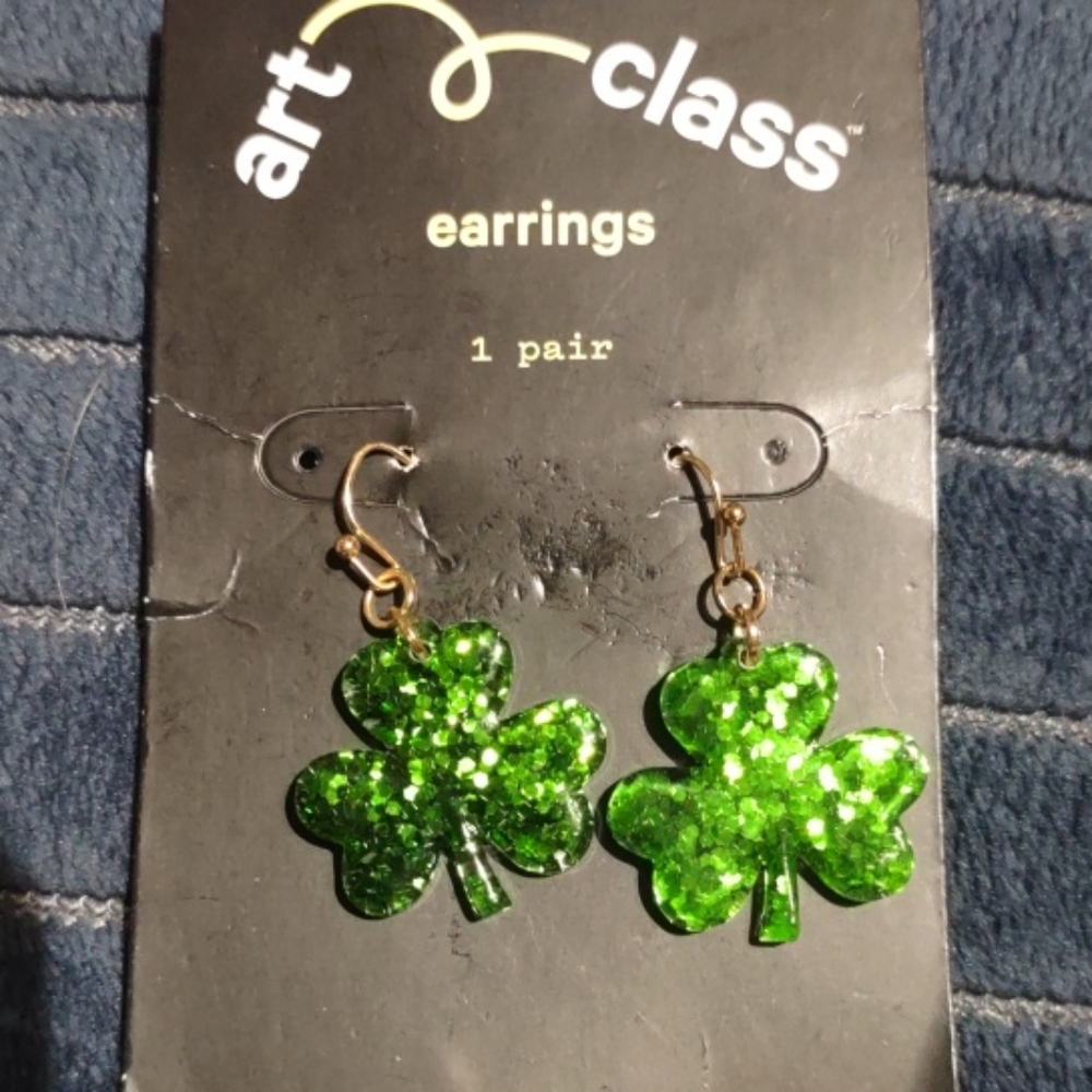 Art & Class Clover Earrings